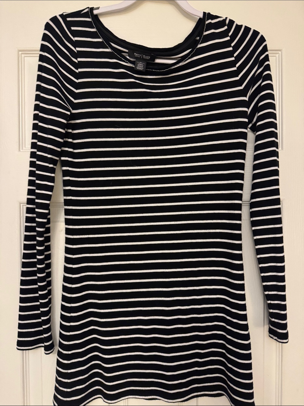 EUC White House Black Market Black and White Long Sleeve Shirt in size medium